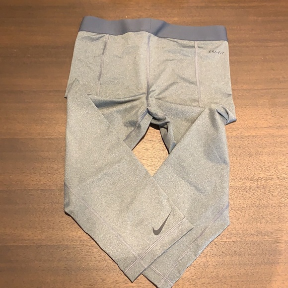 Nike Pro Dri-Fit Crop Leggings - Picture 2 of 2